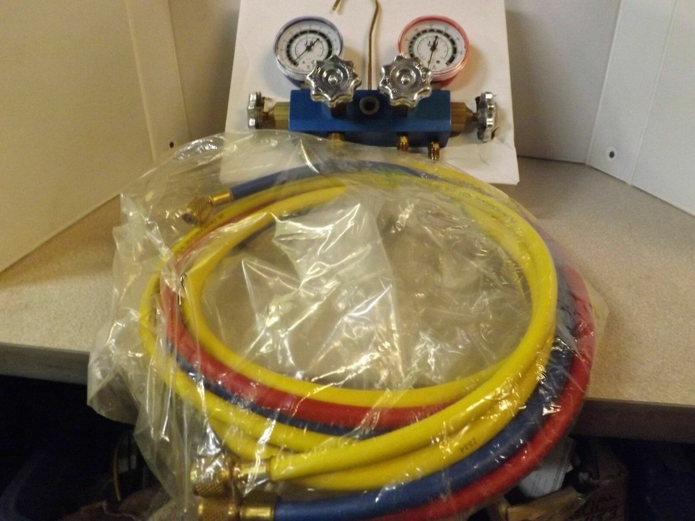 J/B CHARGING & TESTING 4 VALVE MANAFOLD & 4 HOSES