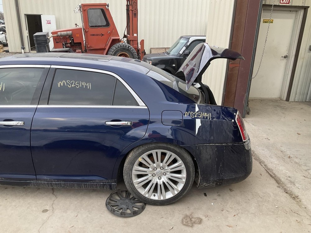 Used Blind Spot Detection System Warning Control Module fits: 2014 Chrysler 300