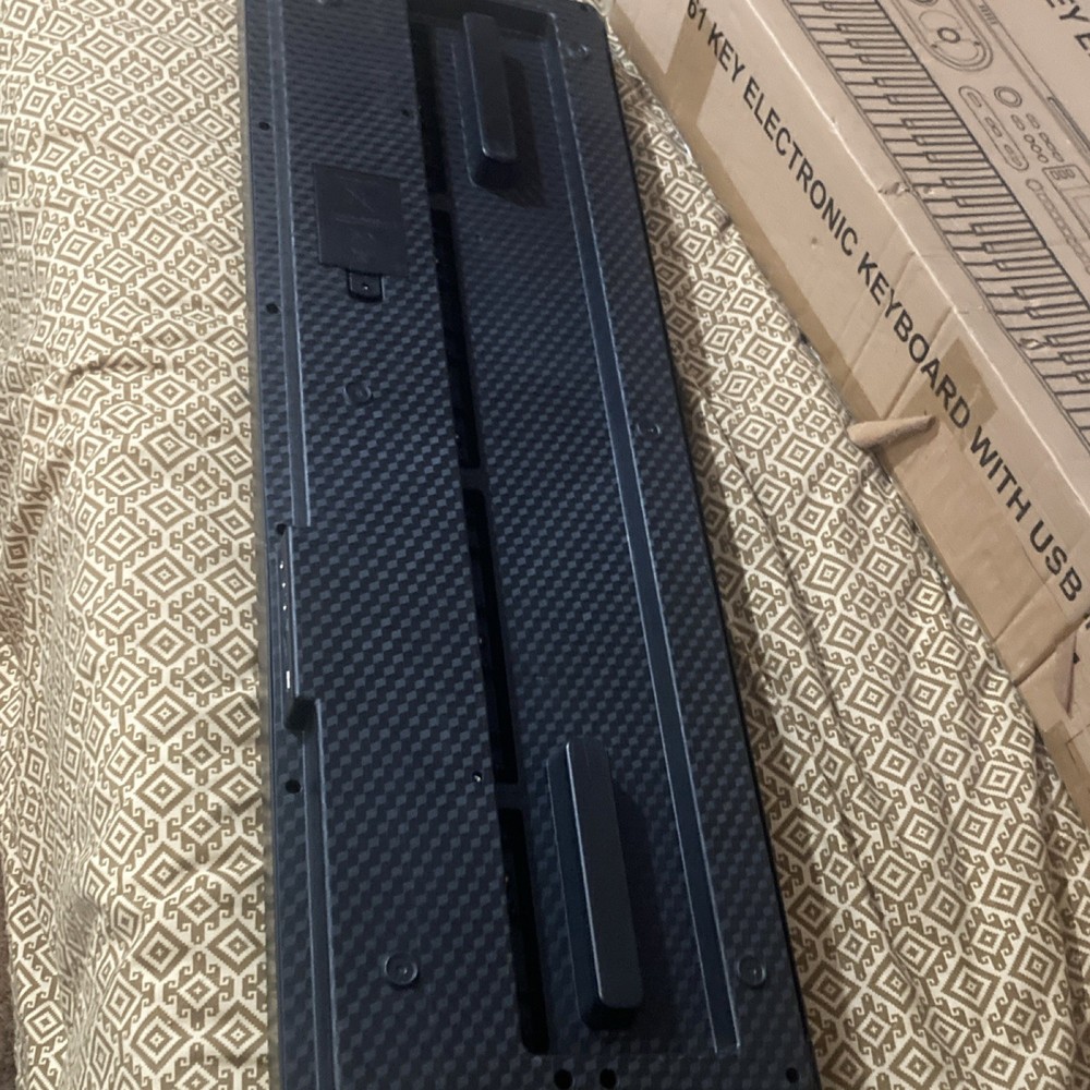 Plixio CE1985 61-Key Electronic Keyboard USB Input LED Screen MP3 200 Rhythms