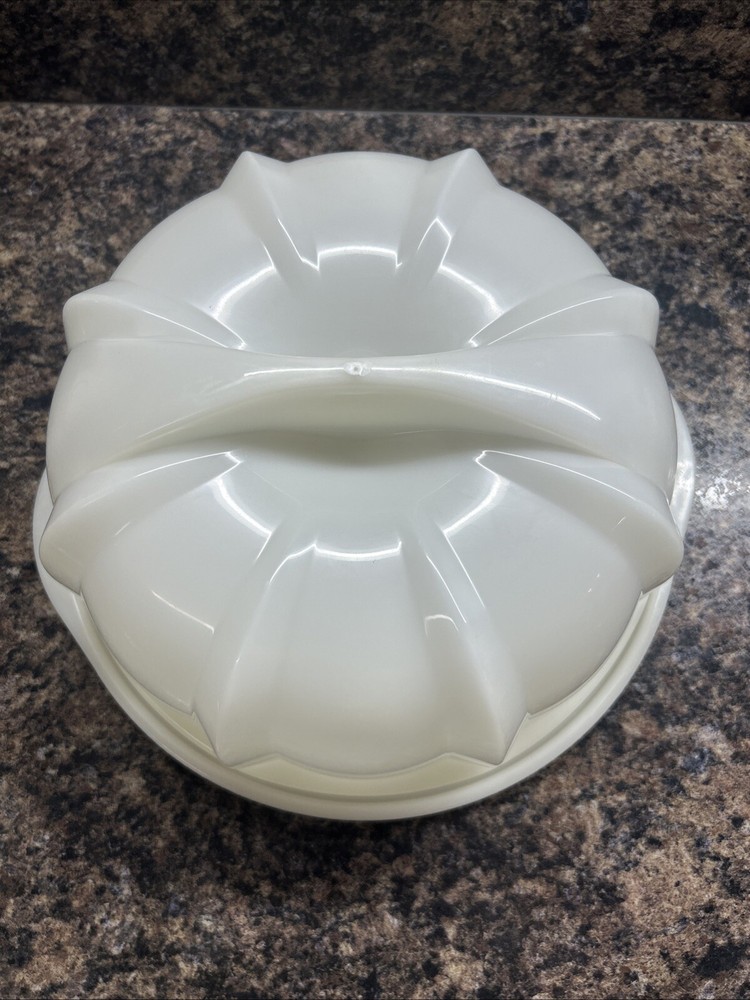 Nordicware Bundt Cake Holder