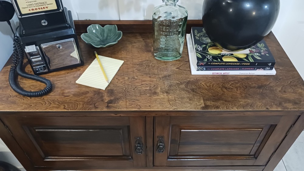 Walnut Antique Sideboard Buffet Cabinet 2 Doors With Lock On Casters