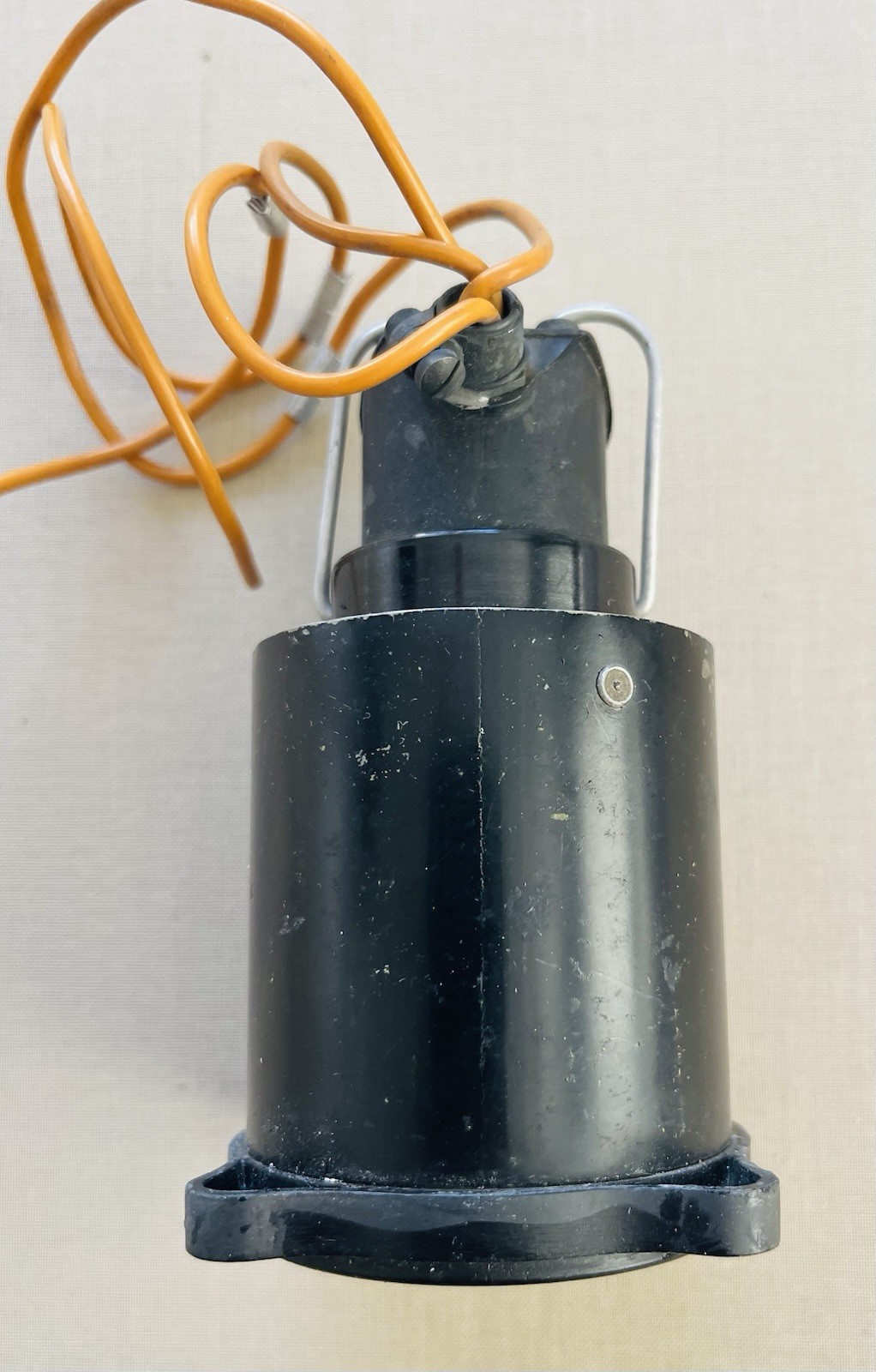 WW II German Aircraft HOMING INDICATOR AFN2 Ln 27002 w/light bulb, bezel