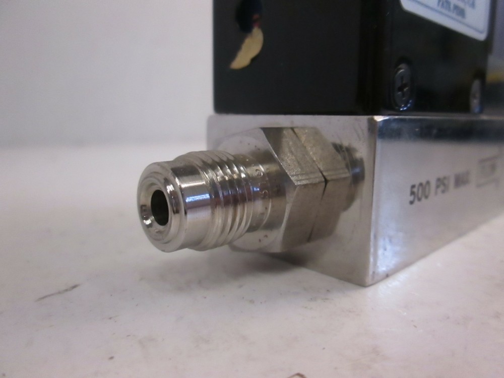 Unit UFC-1000 Mass Flow Controller MFC, CF4, 50 SCCM