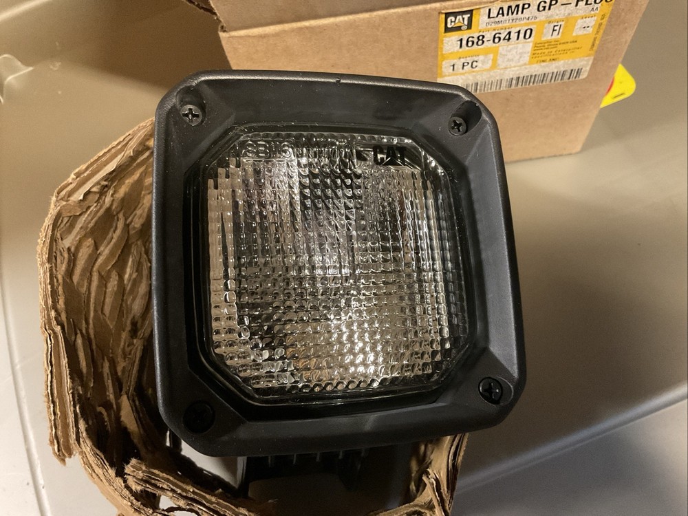 CAT 168-6410 Flood Lamp Assembly. NOS