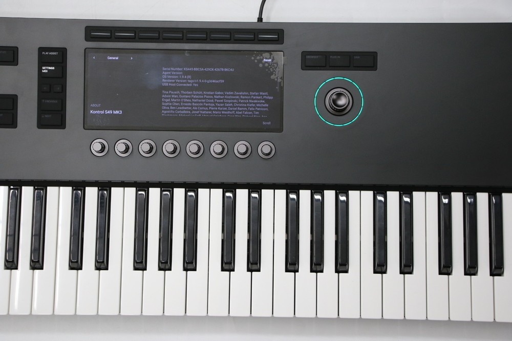 Native Instruments Kontrol S49 MK3 Keyboard Controller *READ*