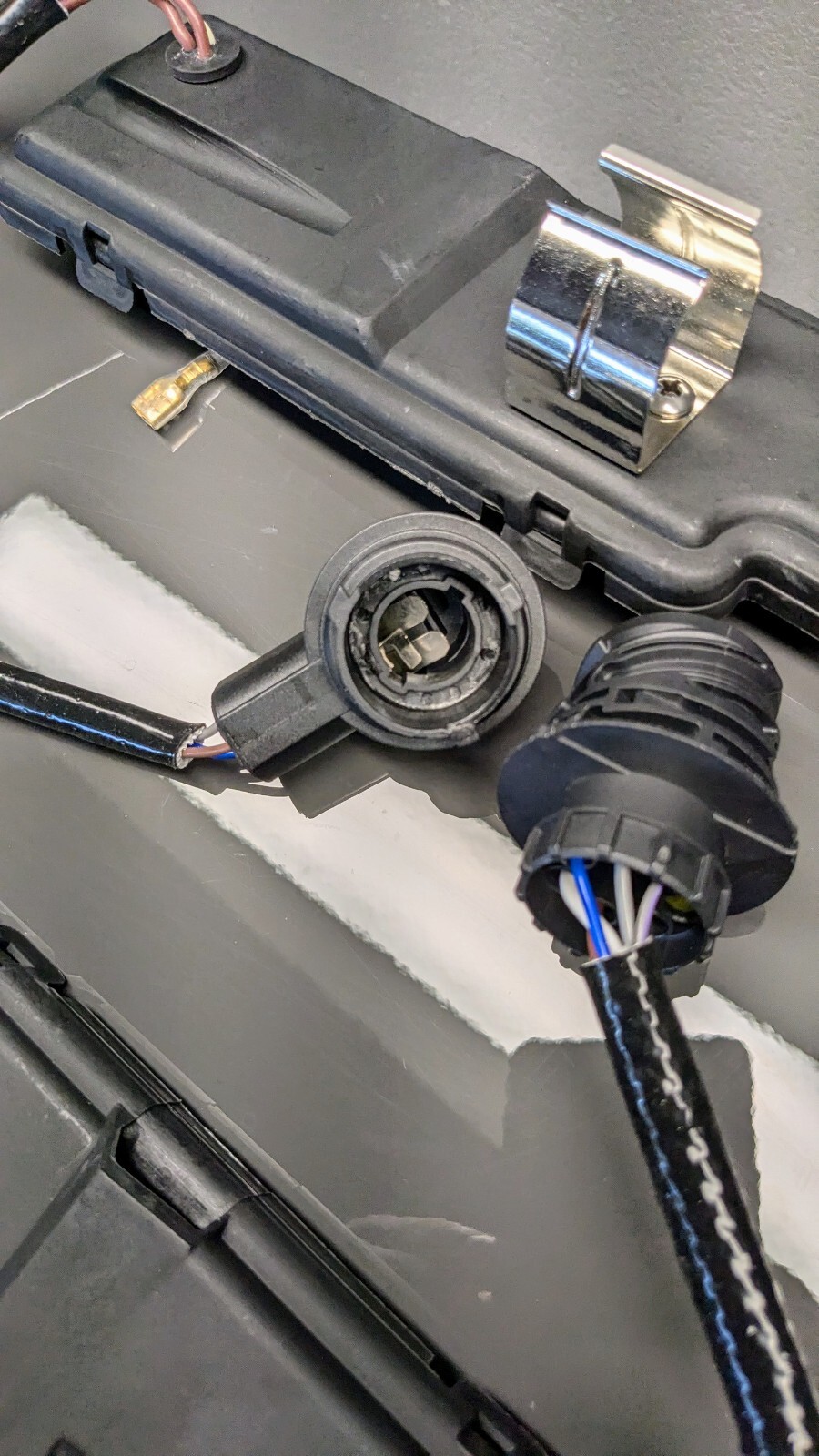 BMW E31 US Spec Complete FTP Wiring Harness (Pair) 63118354385, 63118354386