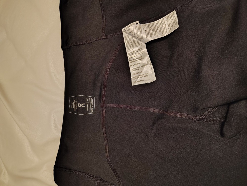 On Cloud Performance Tights 7/8 - Women's Medium