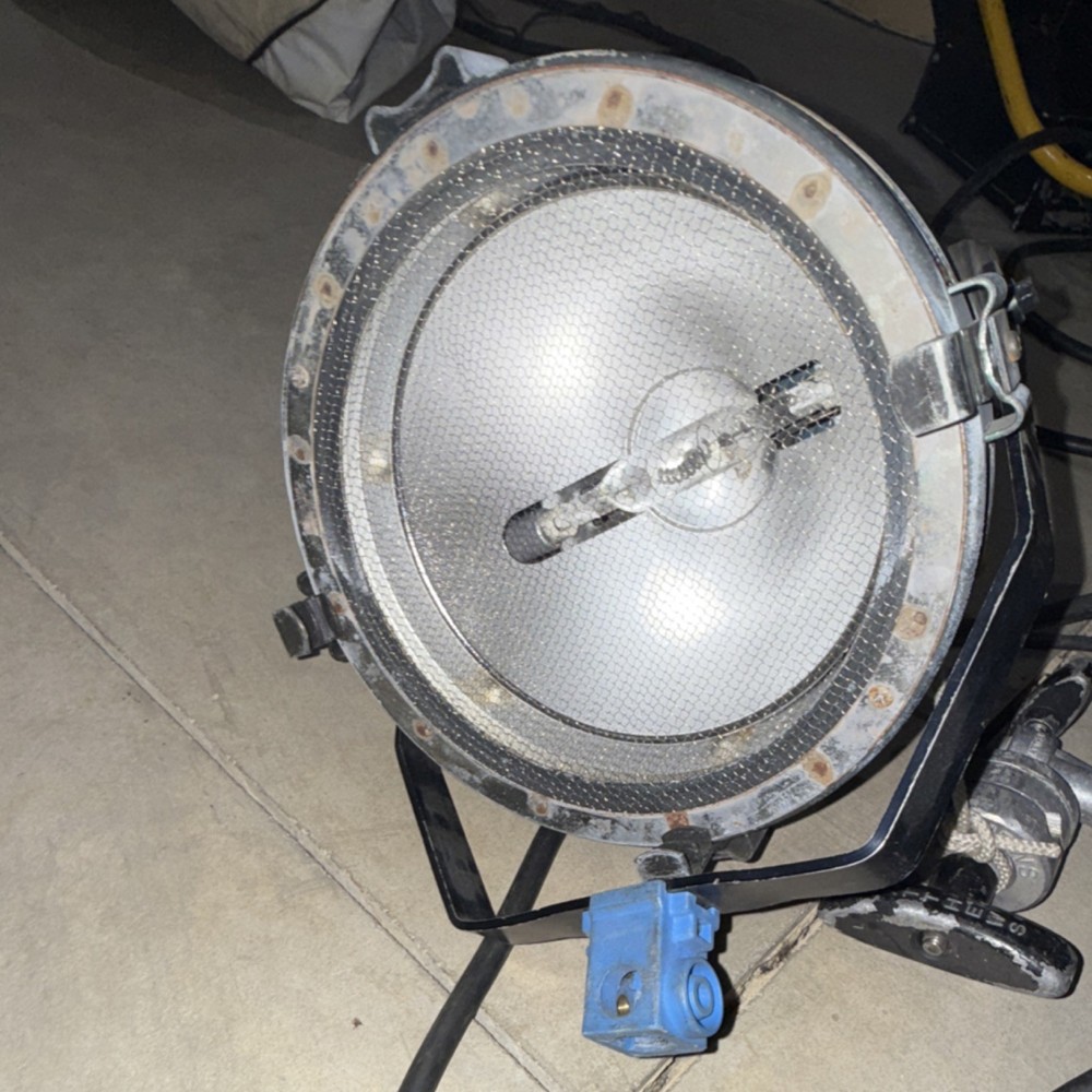 ARRI Blue Tungsten Continuous Lighting with Mounting Bracket & On/Off Switch