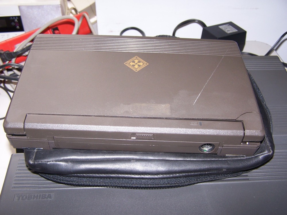 Gateway 2000 Handbook Laptop Computer SOLD AS IS
