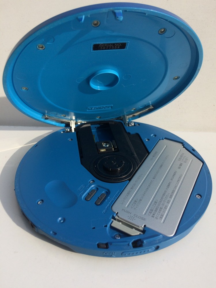 Sony D-EJ700 CD Walkman Portable CD Player Discman blue working all
