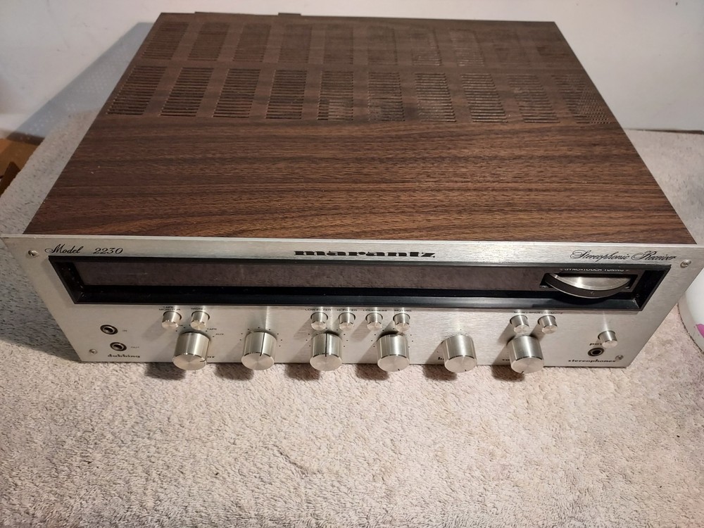 MARANTZ MODEL 2230-- NEAR MINT--