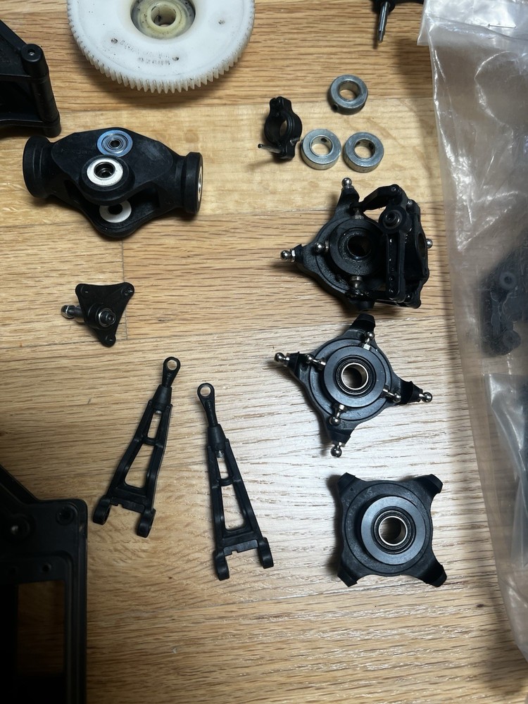 HIROBO FREYA 90 RC NITRO Helicopters Part