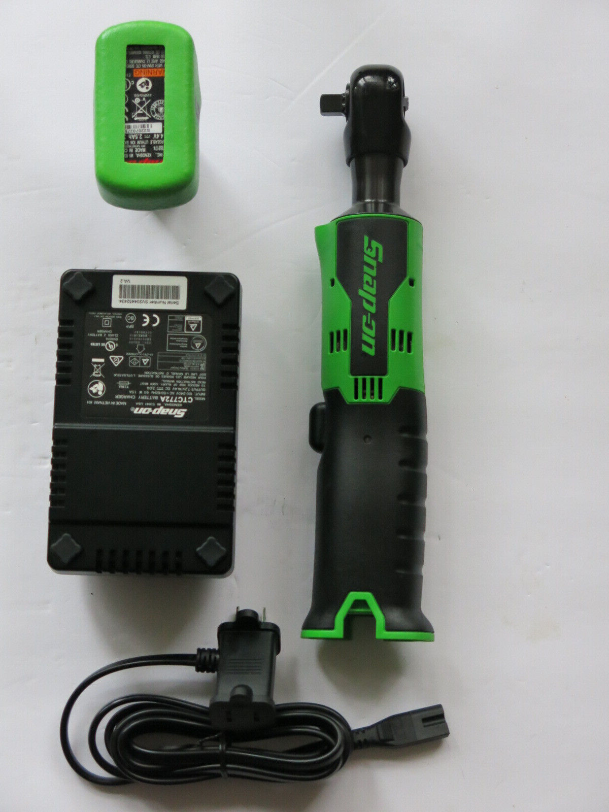 Snap-On CTR761 Green 3/8" 14.4v Cordless Ratchet Battery & Charger Set
