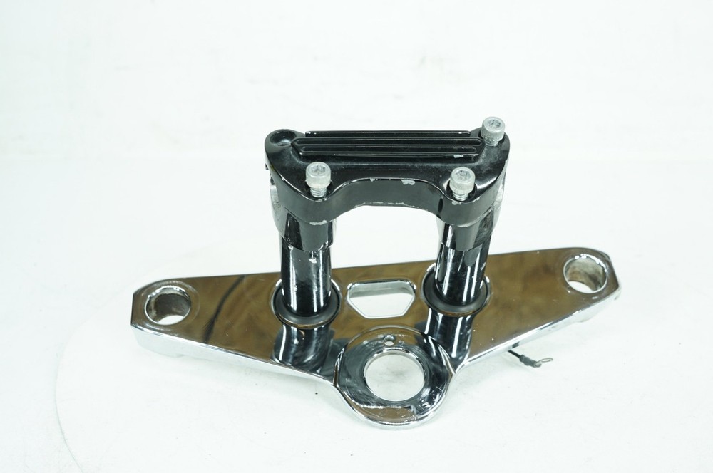 2007 Harley Softail FXSTC Custom OEM Front Fork Upper Triple Tree Clamps Risers