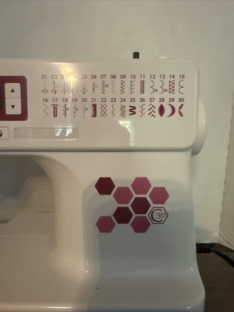 Janome MOD-805 Computerized Sewing Machine TESTED AND WORKING