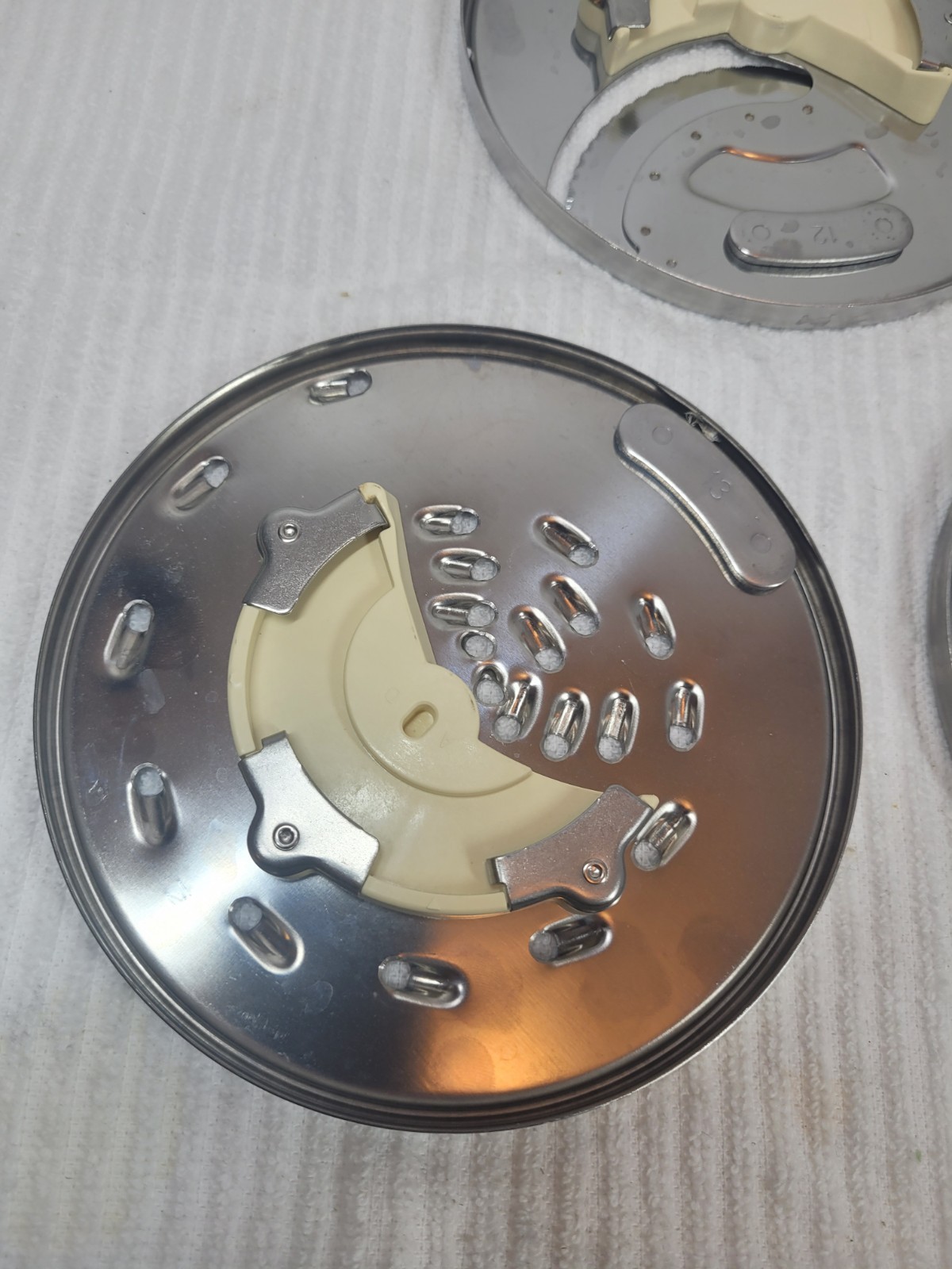 Cuisinart DLC-842TX 2mm & DLC-844TX 4mm Slicing Discs + DLC-837TX Medium Shred