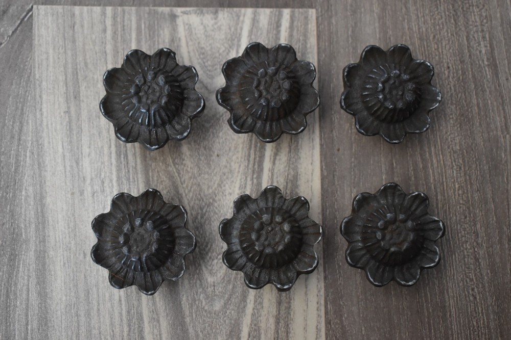 Vintage FLORAL cast iron cabinet drawer door knobs handle pull rustic Look 6pcs