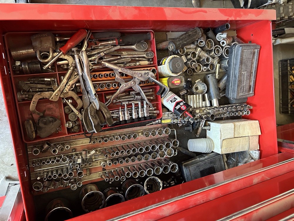 Snap on toolbox with tools, auto body￼