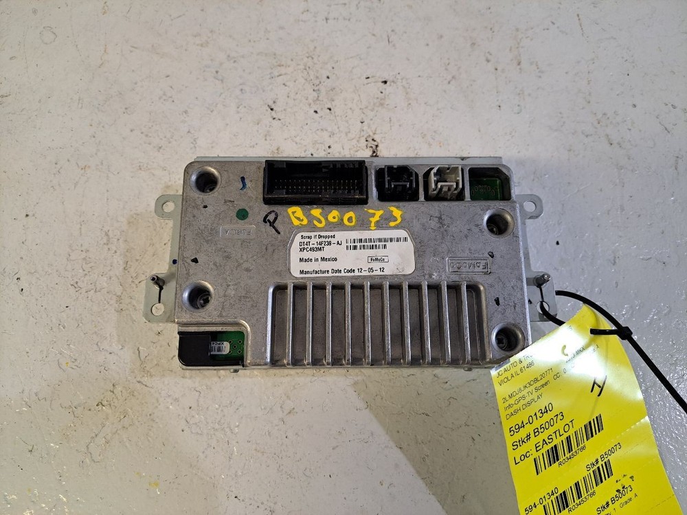 2012-2014 Ford Edge Front Center Dash Mounted 8" Touch Screen