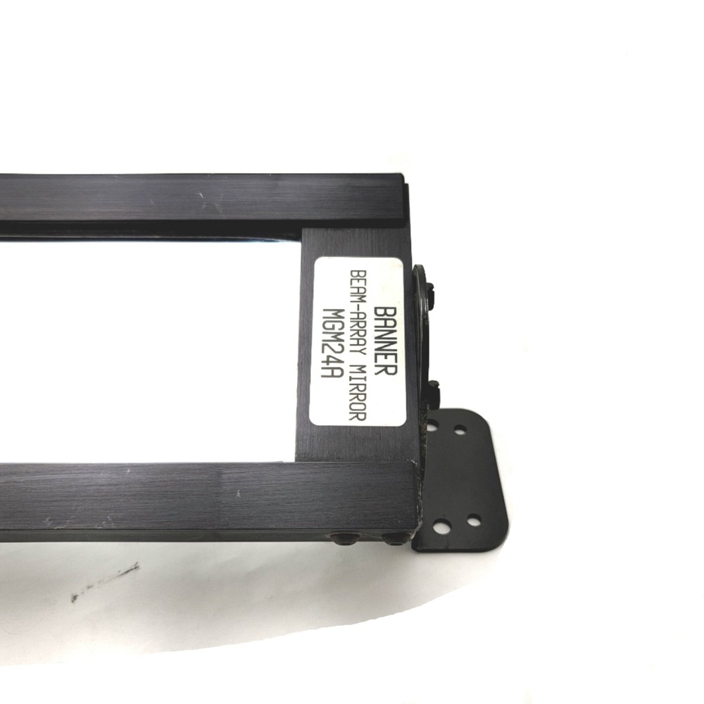 Banner Engineering MGM24A Machine Guard Beam Array Corner Mirror Height 30"