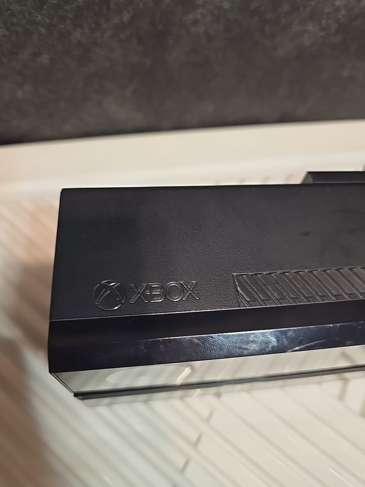 Microsoft Xbox One Kinect Motion Sensor Bar Black With TV Mount Model 1520 OEM