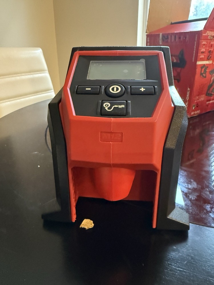 Milwaukee M12 Compact Inflator