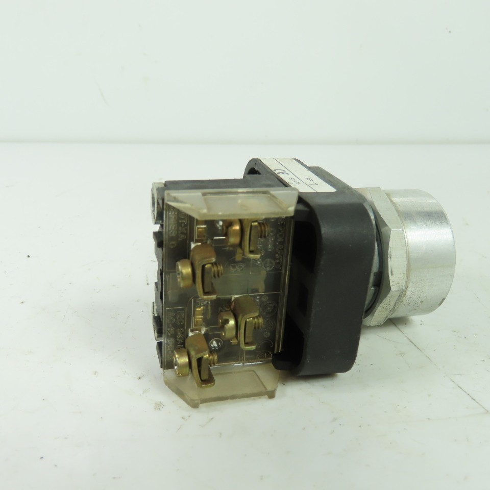 Allen-Bradley 800T-FX6A5 2-Position Push-Pull Pushbutton Operator 30.5mm Ser T