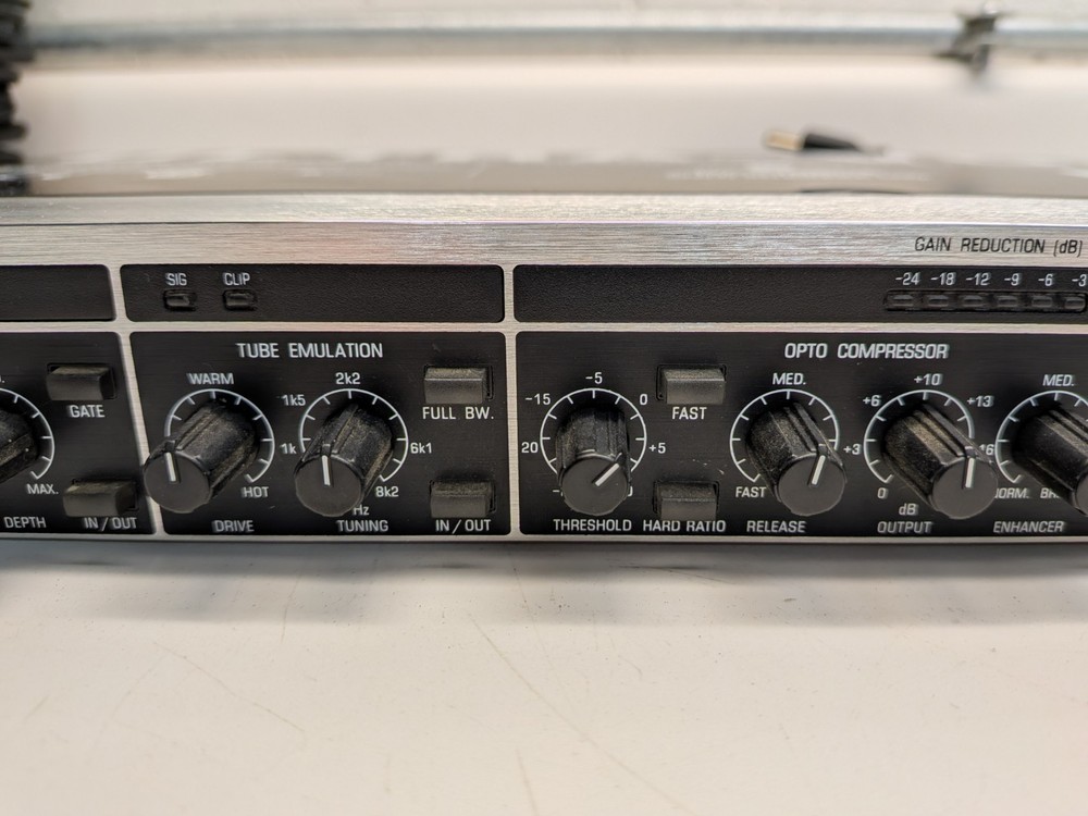 Behringer VX2000 Ultra-Voice Pro Mic Preamp / Voice Processor