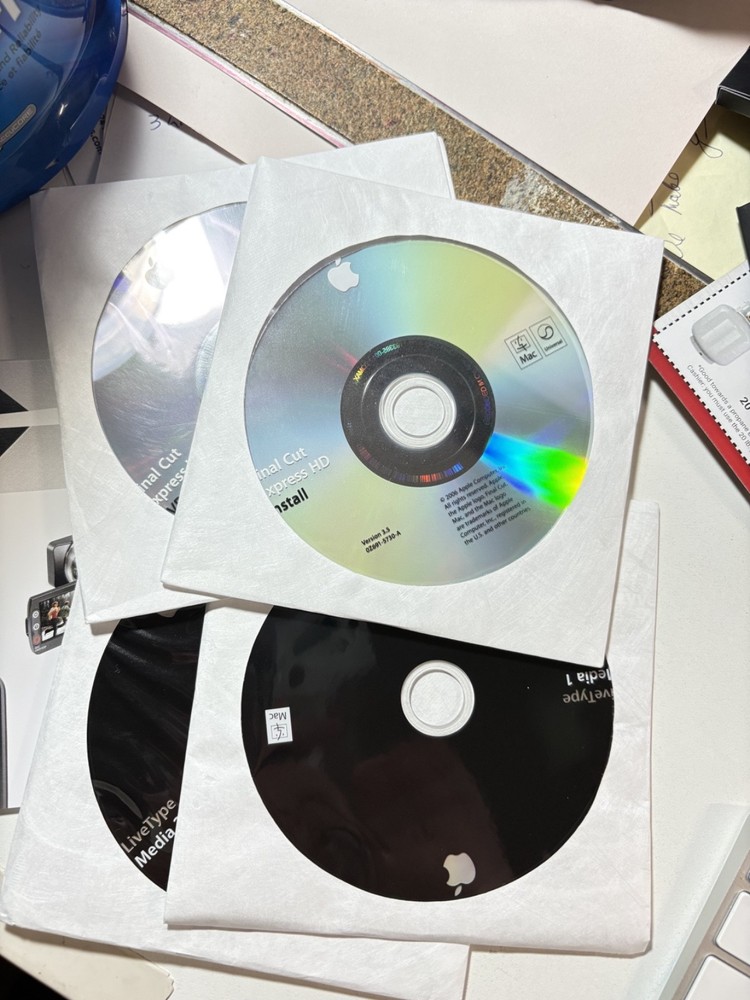 Apple Final Cut Express HD MA261Z/A Version 3.5 Software Bundle Video Editing,