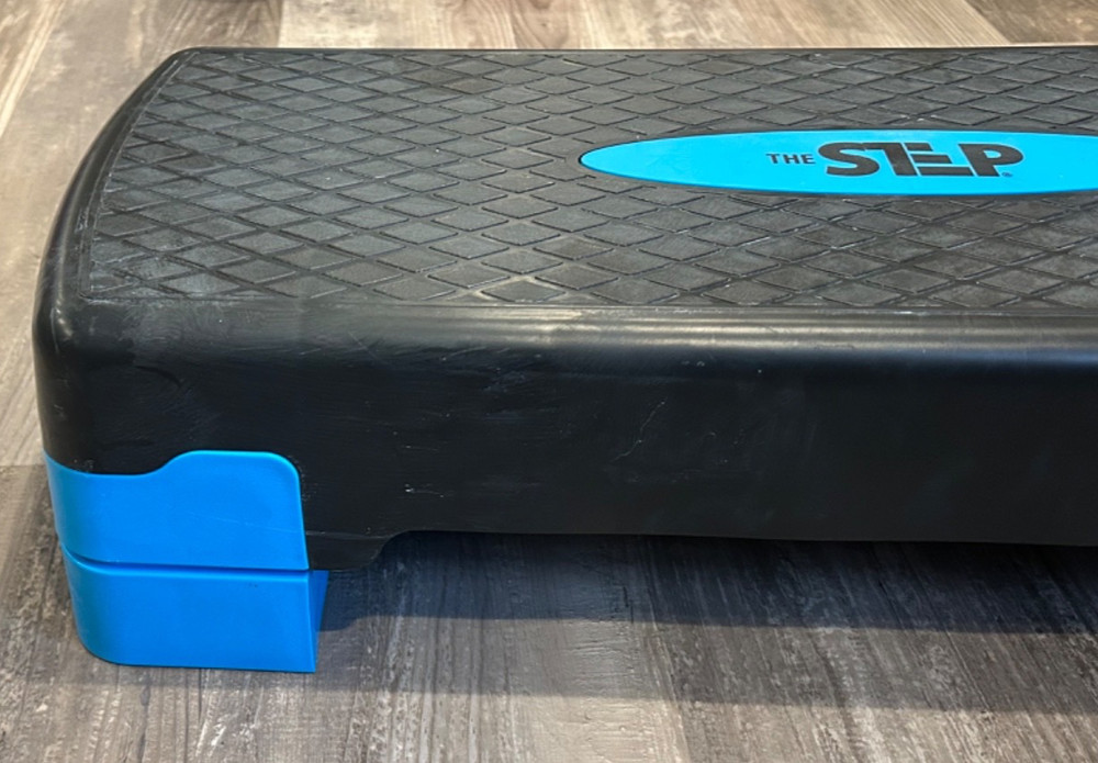 The Step Original Aerobic Step Platform Blue w/ Risers Adjustable 26x11