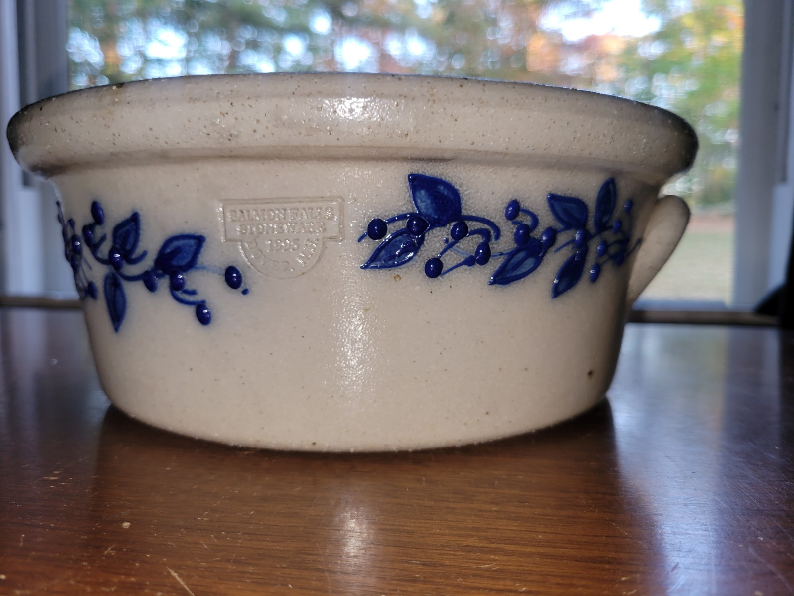 9.25"x3.5" Salmon Falls Blueberry Basket Cassarole Bowl Lidded 1995