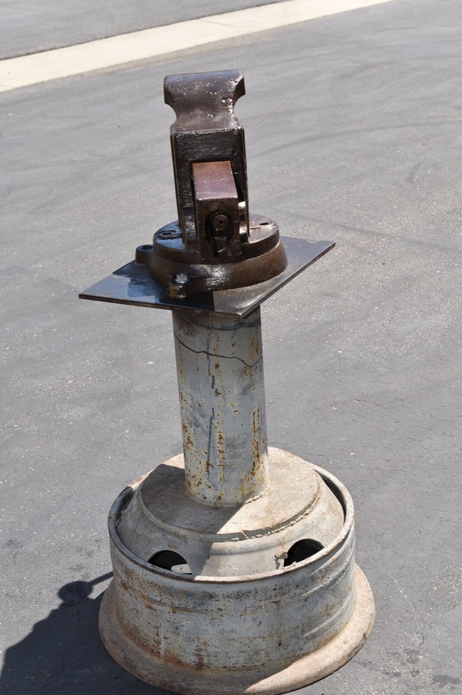 Athol bench vise 626, 6" wide jaws