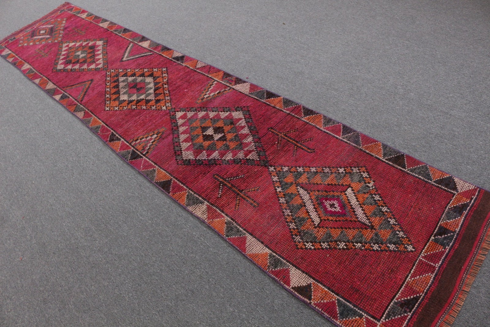 Vintage Turkish Rug 2,5x11,6 ft (75x355 cm), Herki Red Wool Rug