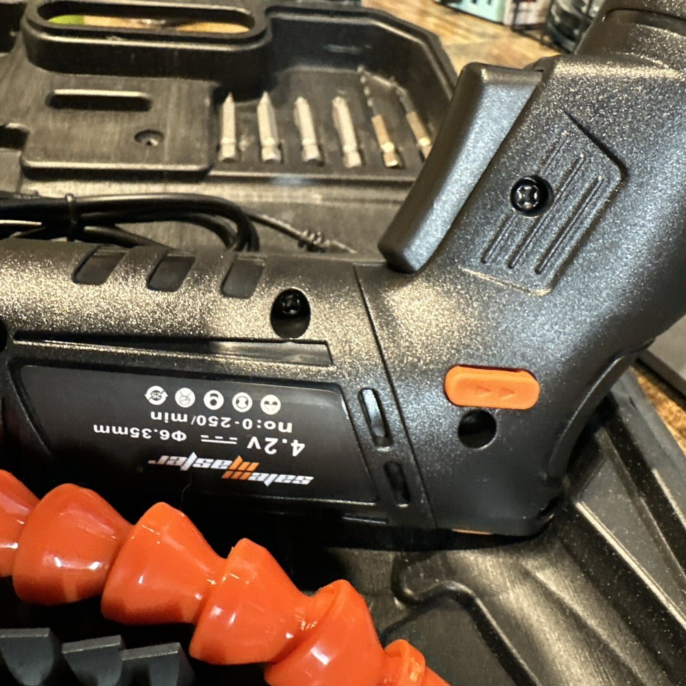 Salem Master Cordless Screwdriver KIT NEW 4.2V