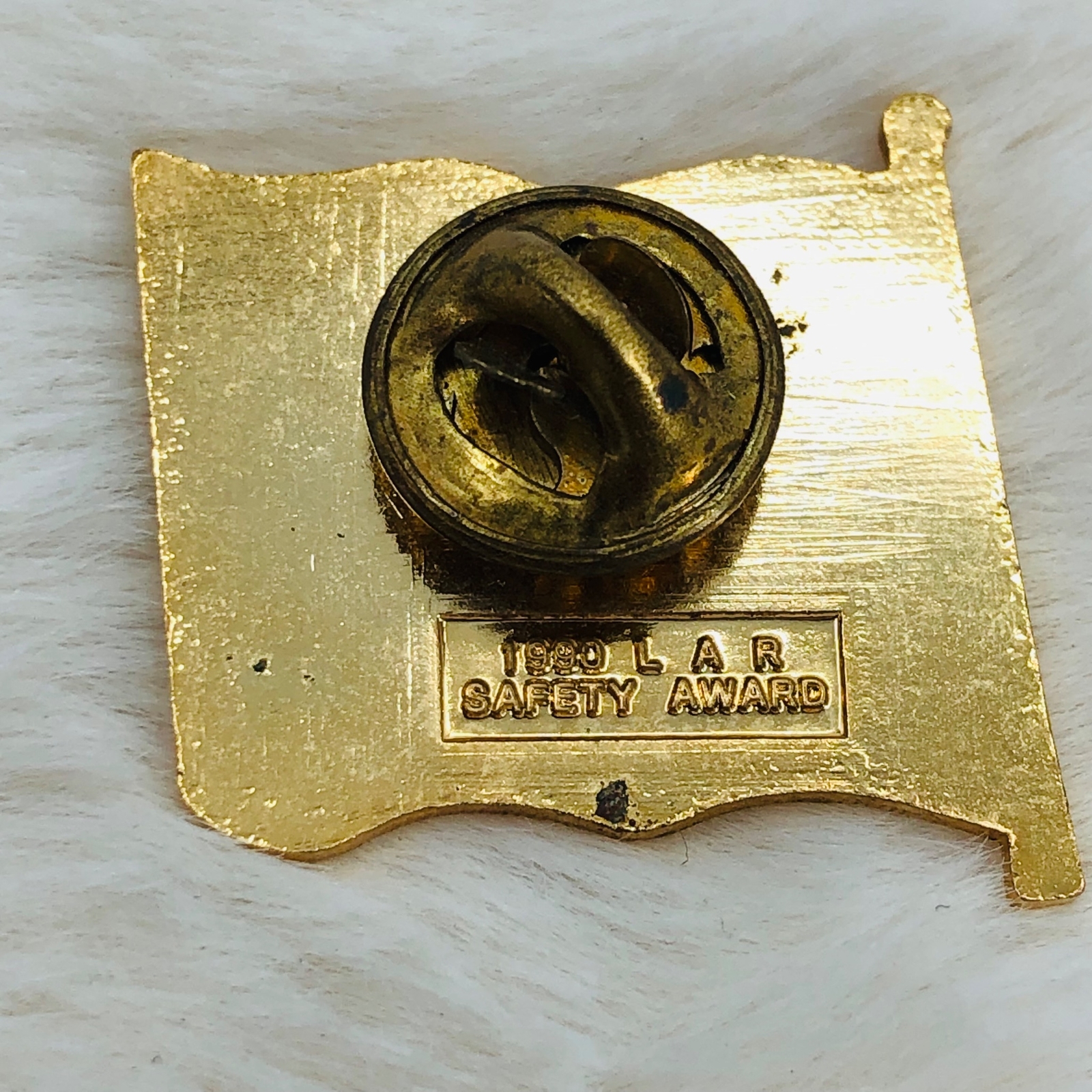 1990 LAR Unocal 76 Oil & Gas Advertising Flag Refinery Safety Award Enamel Pin