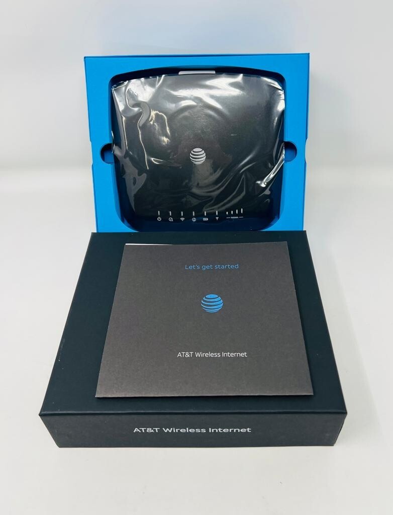 AT&T Wireless Internet Modem IFWA 40 Mobile 4g LTE Wi-Fi Hotspot - Black (NEW)