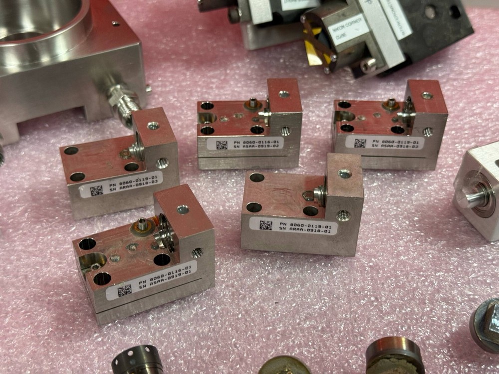 ASSORTED LOT NIKON INTERFEROMETER FLUORESCENCE FILTER CUBE NSR ASSEMBLY