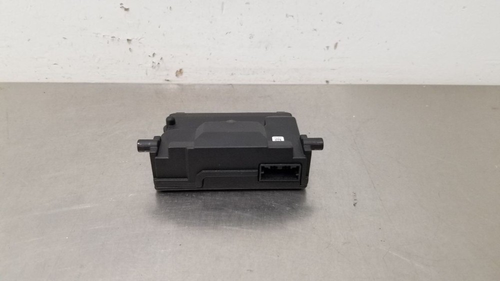 24 FORD BRONCO FRONT FACING CAMERA WINDSHIELD MOUNTED M2DT19H406CH