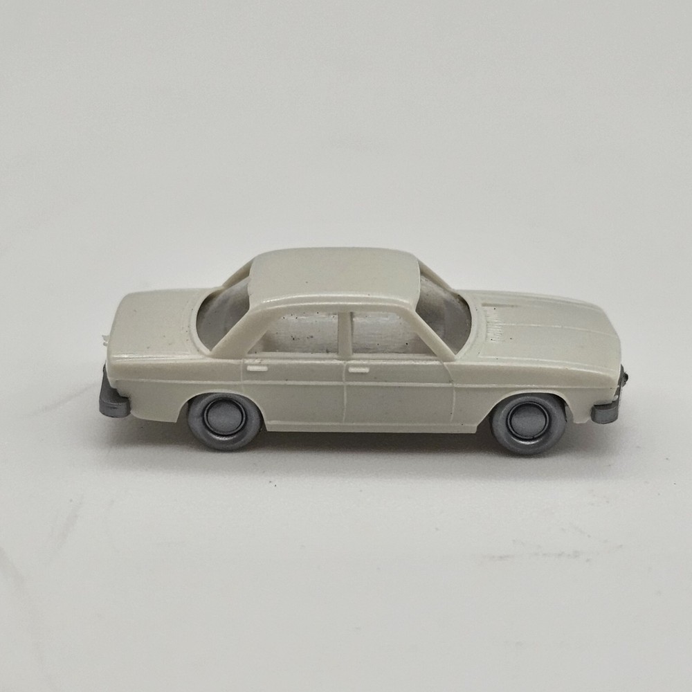 N Scale Audi 100 Germany