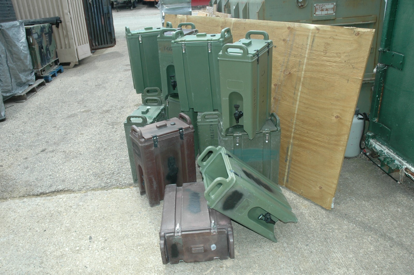 Cambro drinking/beverage container 500LCD