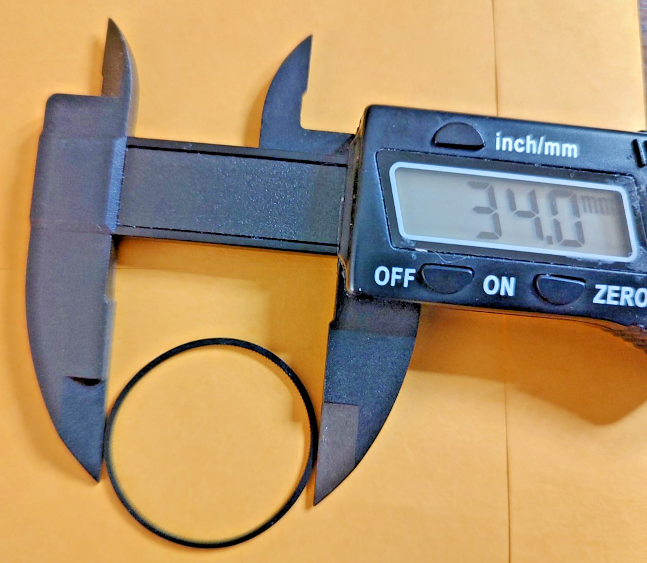 34mm x 1mm (2.125 Inch Folded) Square Rubber Belt