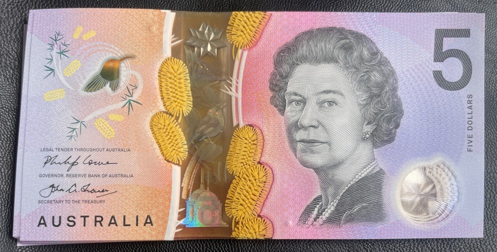 2018 $5 AB18 Uncirculated Consecutive Five Dollar Banknote General Prefix AB 18