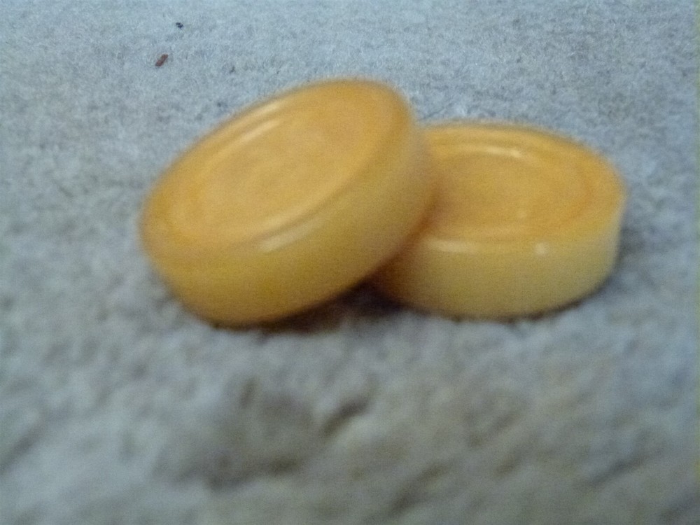 2 VTG Turned BAKELITE Replacement Backgammon Pieces SWIRL BUTTERSCOTCH 1.2"