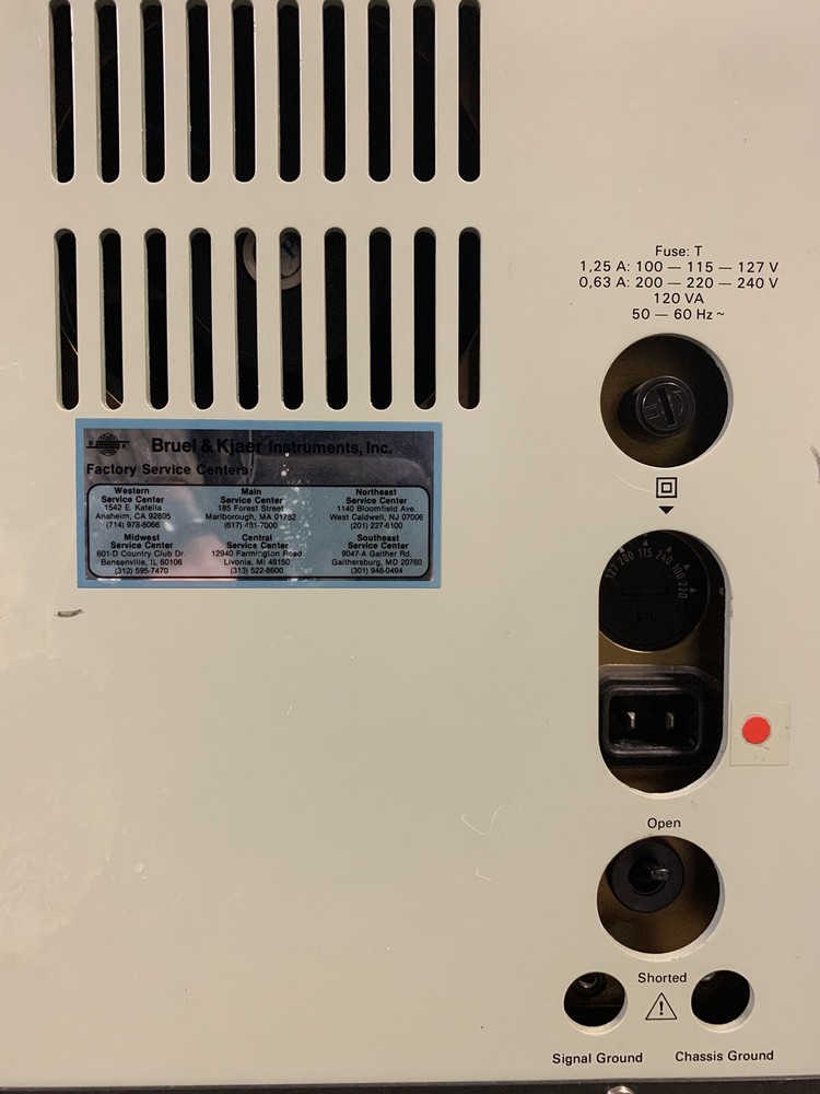 Bruel & Kjaer 2033 HIGH RESOLUTION SIGNAL ANALYZER **READ**