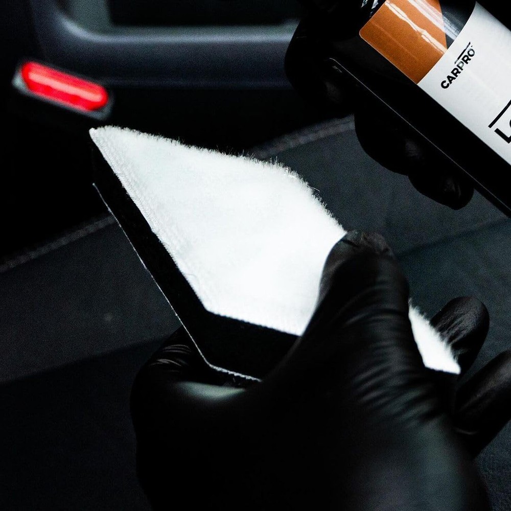 CARPRO MicroBuff Applicator - Interior Scrubbing Sponge for Leather (1 Pad)