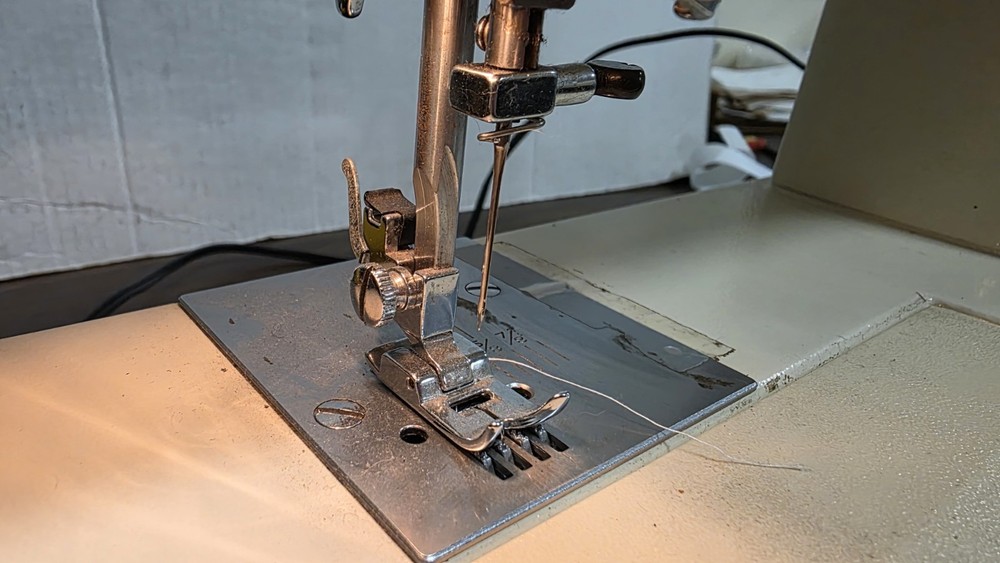 Montgomery Ward UHT J1954 Sewing Machine