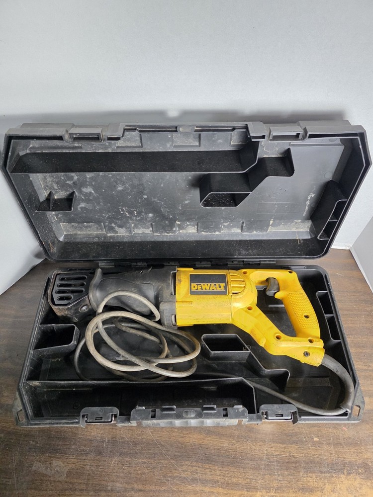 DeWalt DW304P Corded  Reciprocating Saw with case