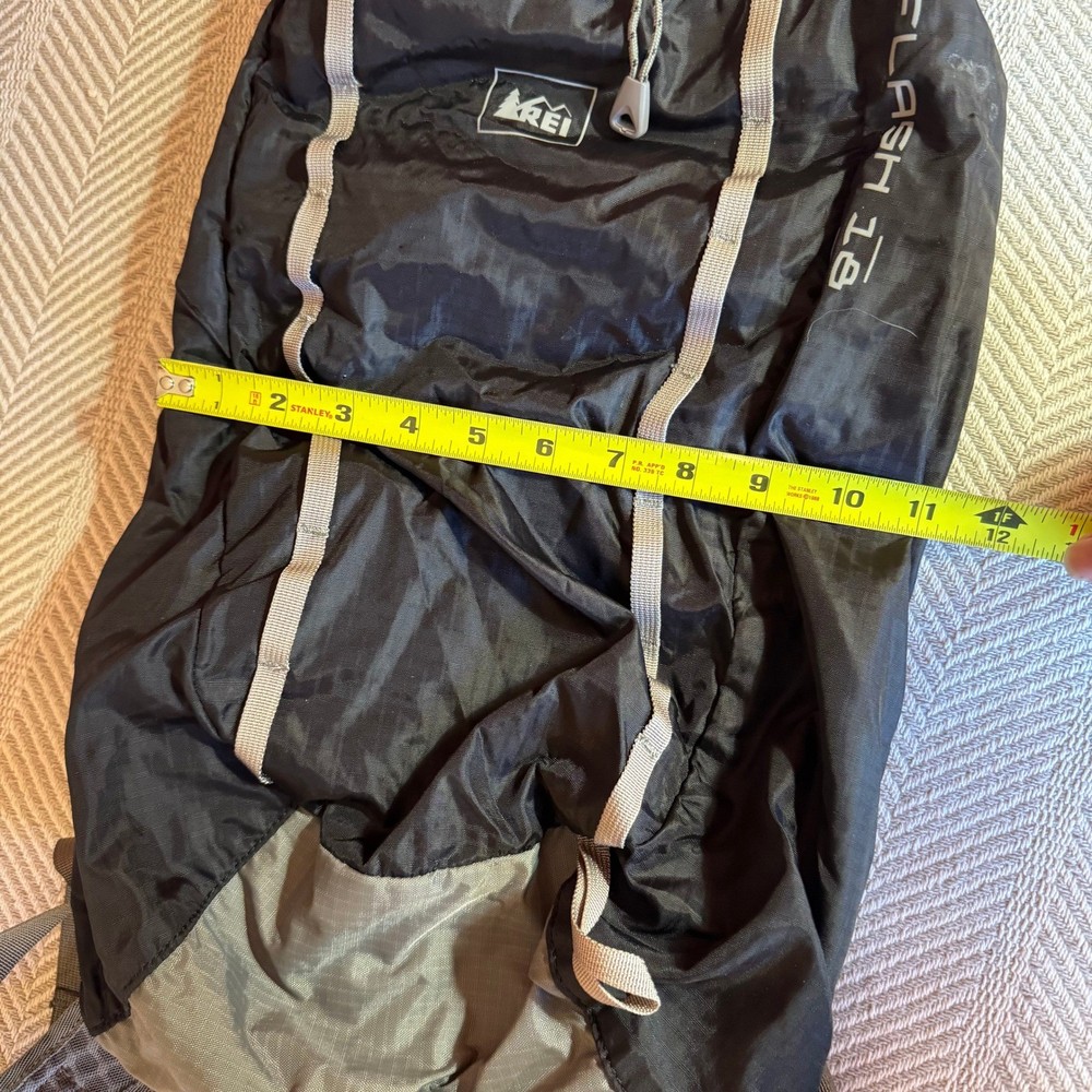 REI Flash 18 Day Hike Pack Bag Hydration Compatible, Black Gray
