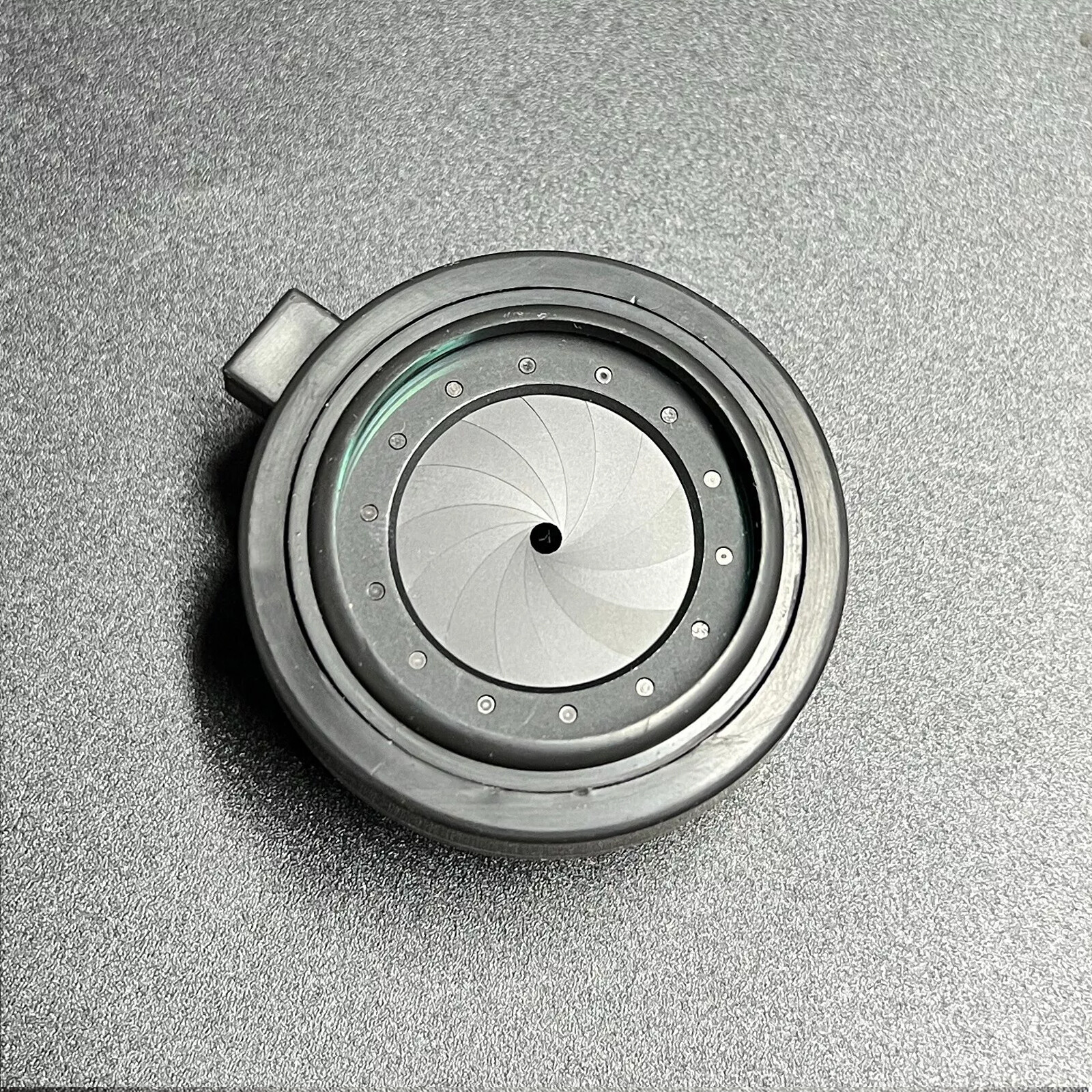 NVG Focus Enhancement Device Adjustable Iris Aperture Lens Cap cover For PVS-14