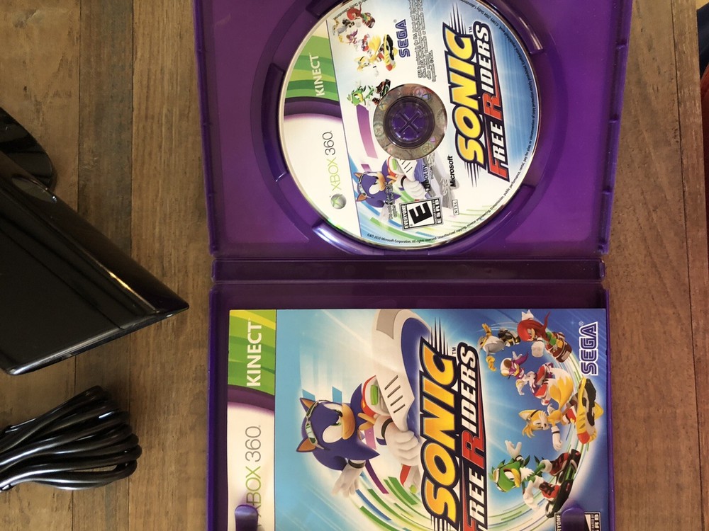 XBOX 360 Kinect Sensor Model No. 1414 With 3 Games!!!